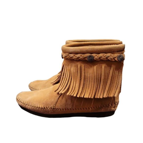 Minnetonka Moccasins 297T - Women's  Fringe Boot Bootie - Taupe Suede 5.5 - Picture 5 of 13